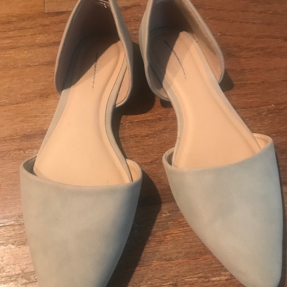 SOLD! Old Navy Creme Point-toe Flats, Size: 6 - Picture 2 of 6